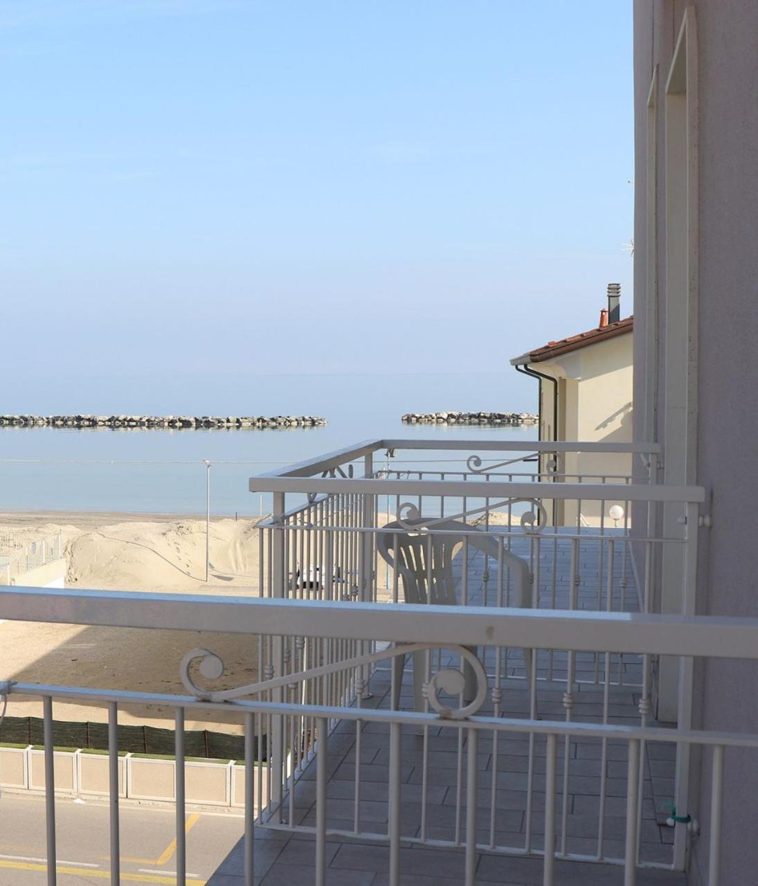 Hotel Barca D'Oro Bellaria-Igea Marina Exterior photo